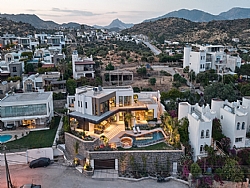 CASA PULO: BA�AK AKKOYUNLU DESIGN'DAN D�RT MEVS�M YA�AM